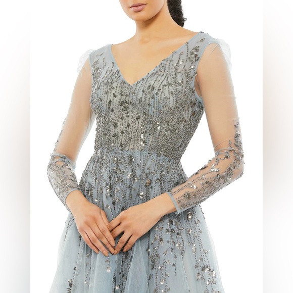 Mac Duggal 20295 Embellished V-Neck Long Sleeve A-Line Gown Size 16 NWT Platinum - Picture 2 of 5